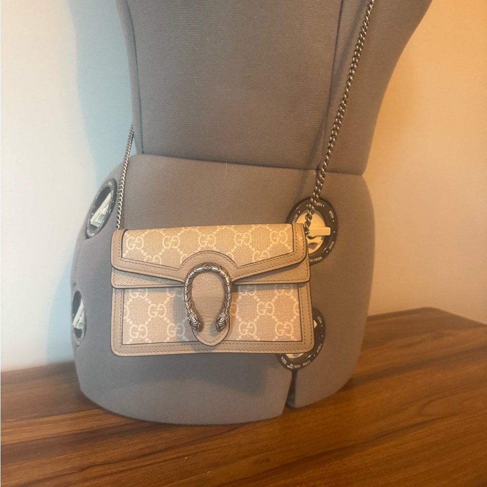 Gucci Dionysus GG supreme super mini Beige and Tan Crossbody Bag with Chain - Picture 3 of 7